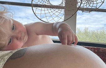 Gedragen door de natuur: Mijn gids voor liefdevolle verzorging van mama en baby